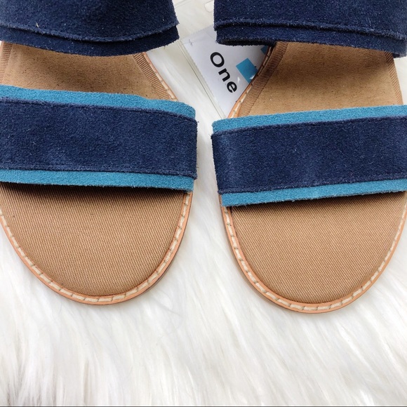 New TOMS Mariposa Navy Blue Suede Sandals - Picture 3 of 10